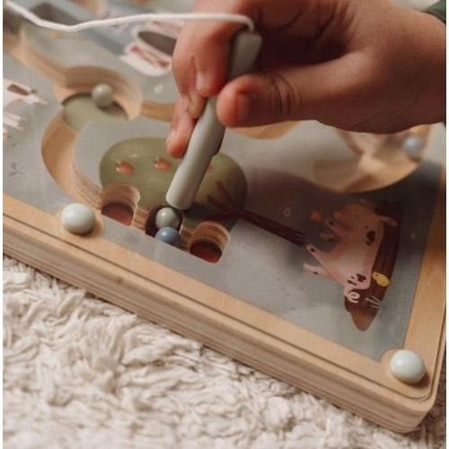 Магнитный лабиринт из дерева FSC — Little Farm — Little Dutch