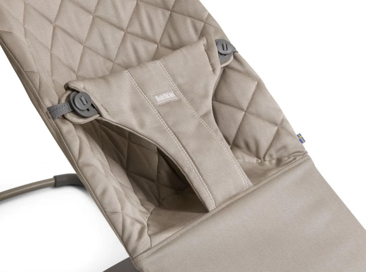Balansoar BabyBjorn Bliss Sand Grey, Bumbac cu bara de jucarii