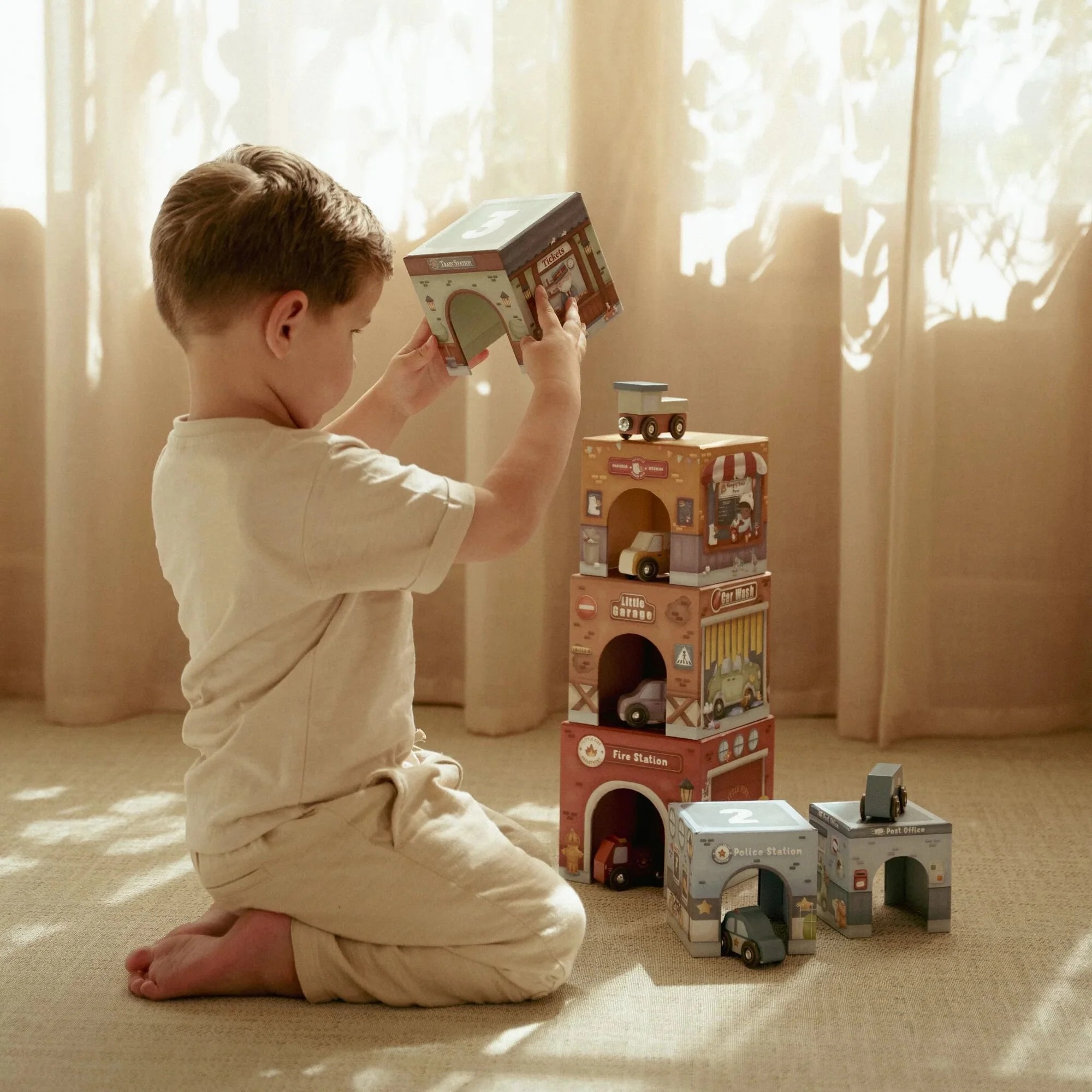 Garaj stivuibil cu masinute utilitare incluse - Little Dutch