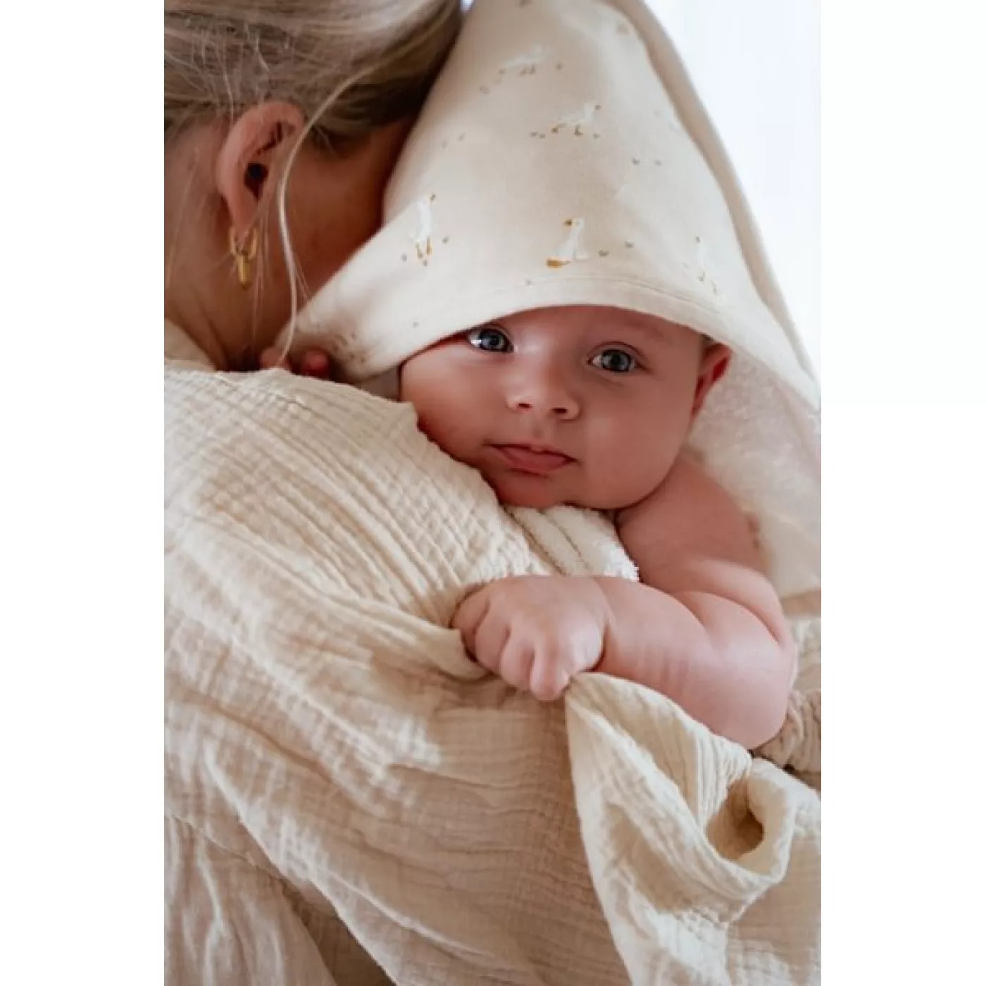 Prosop cu gluga din bumbac organic pentru bebelusi - 75x75 cm - Little Goose - Little Dutch