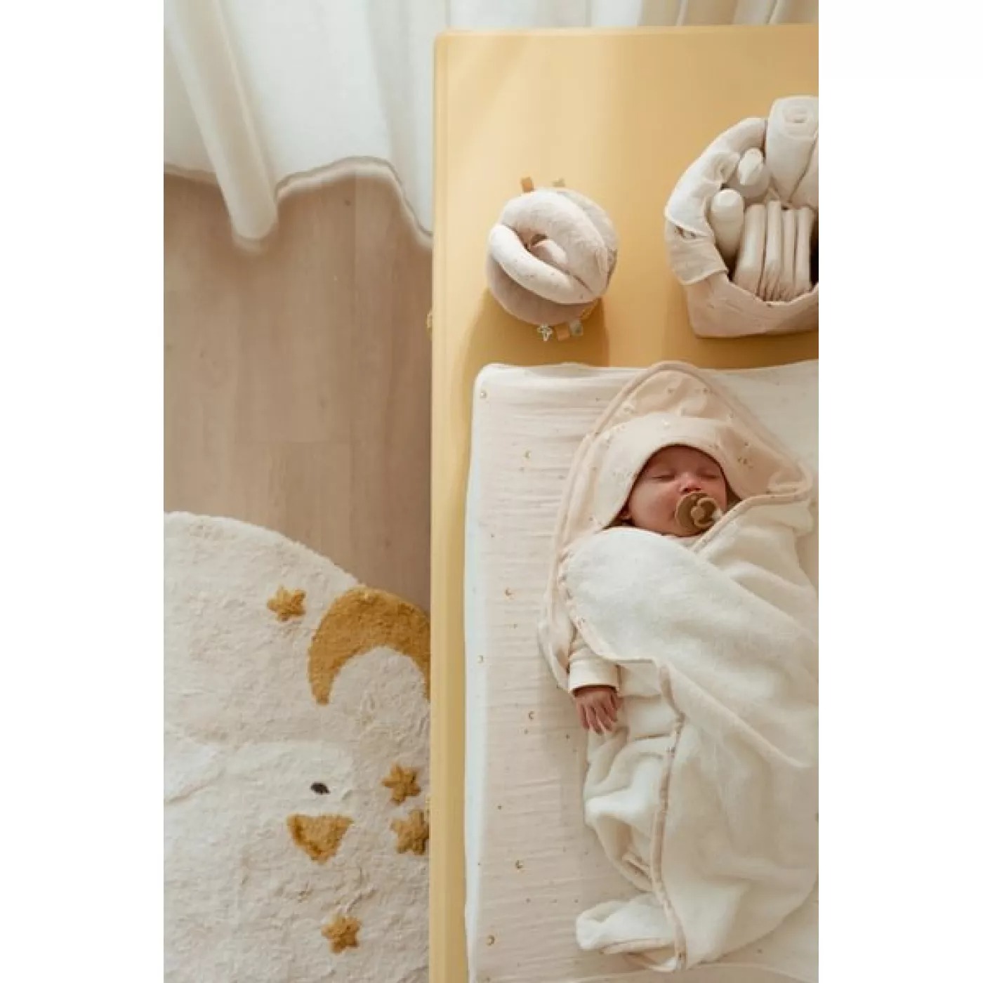 Prosop cu gluga din bumbac organic pentru bebelusi - 75x75 cm - Little Goose - Little Dutch