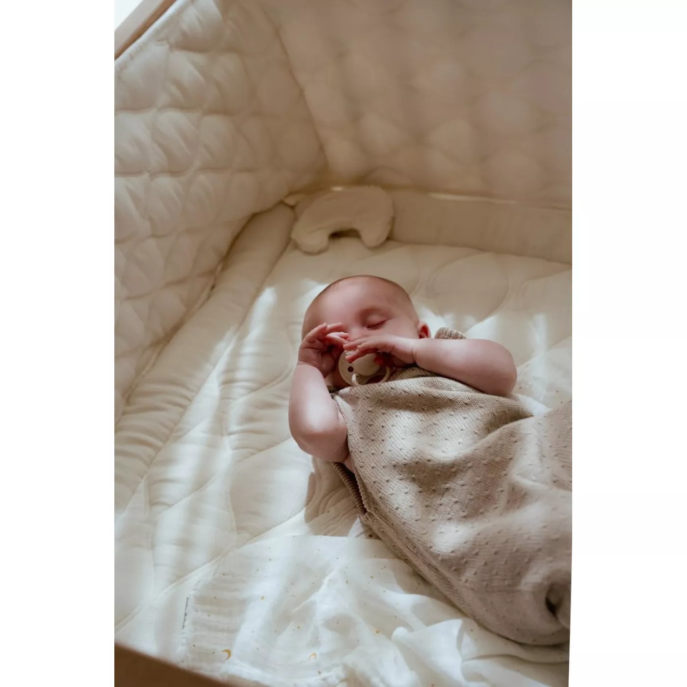 Боковой защитный бортик для кроватки из органического хлопка – 28 × 180 см – Pure Soft White – Little Dutch