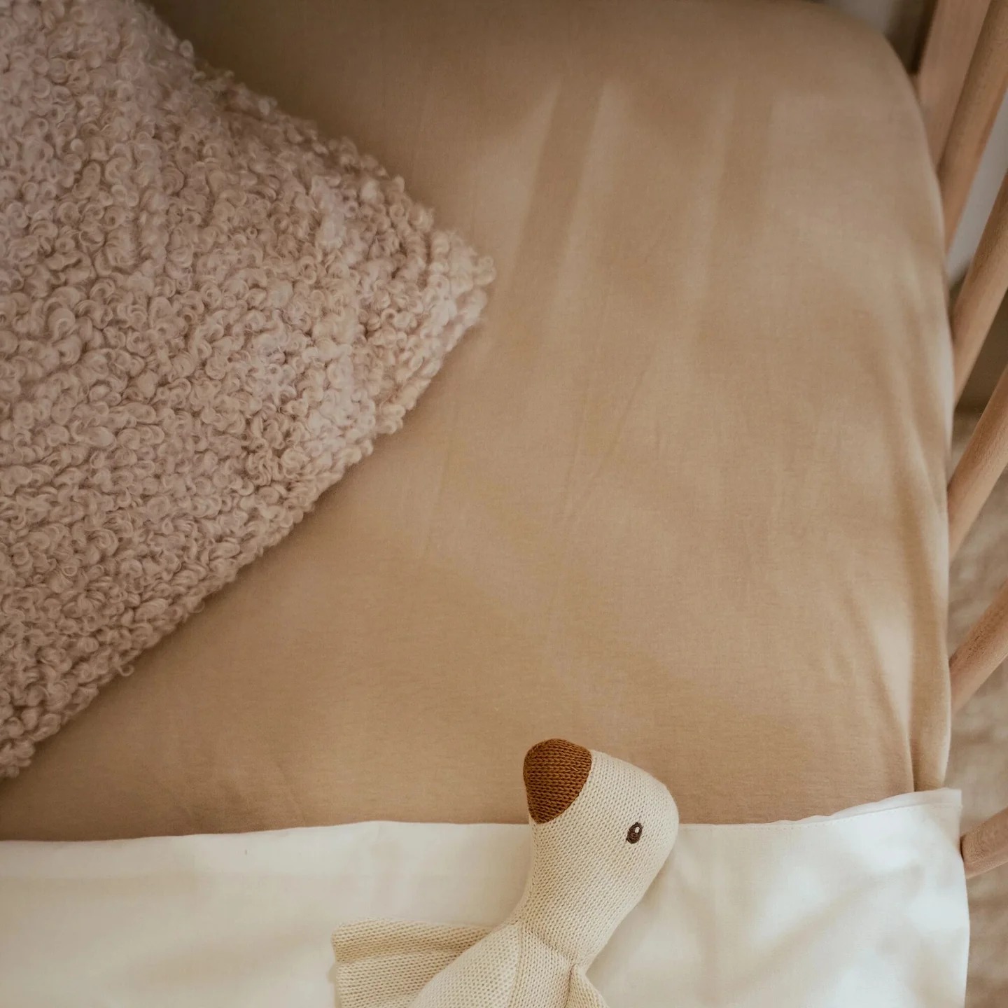 Простыня на резинке из органического хлопка для детской кроватки — 60x120 cm - Pure Soft Beige - Little Dutch