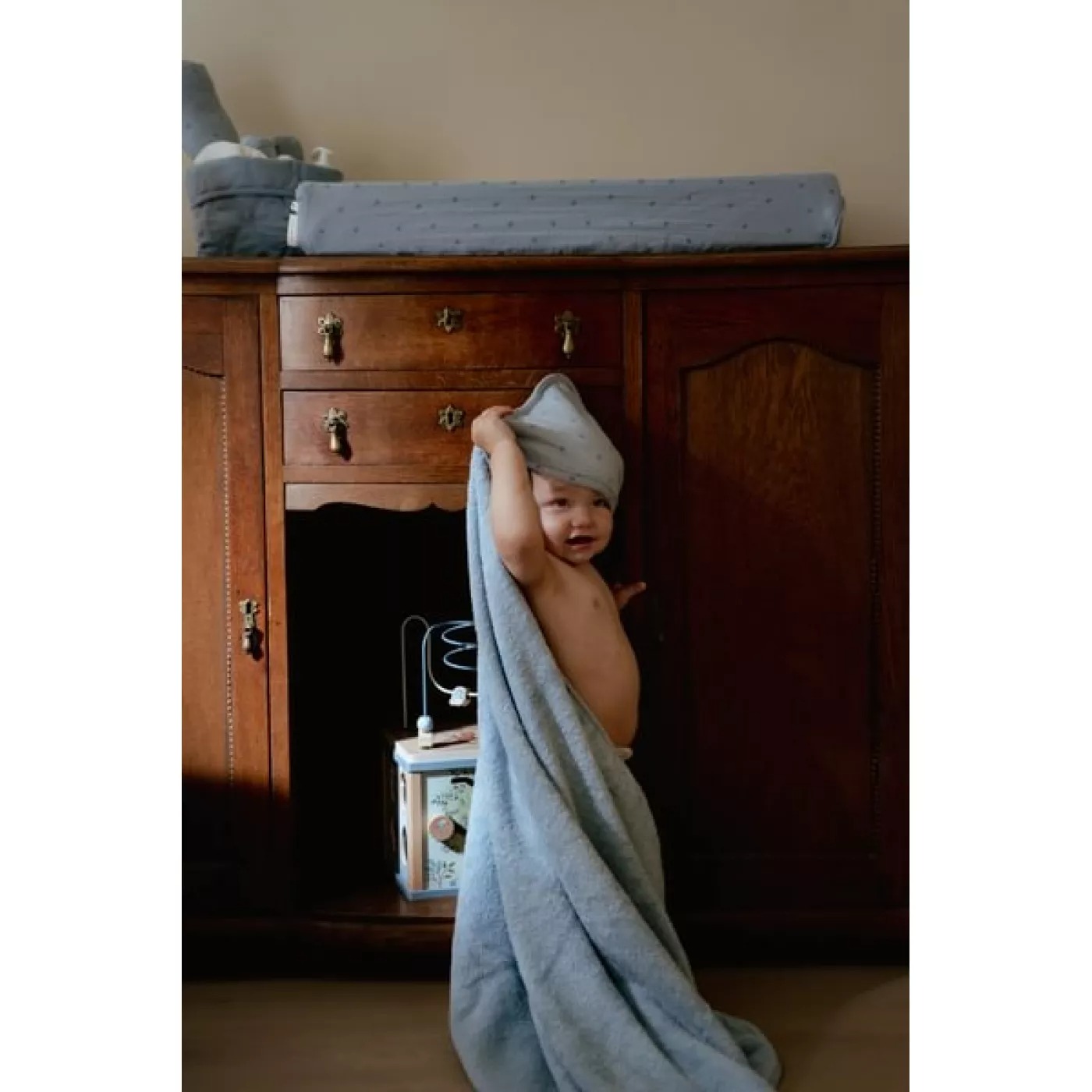 Prosop cu gluga din bumbac organic pentru bebelusi - 75x75 cm - Pure Denim Blue - Little Dutch