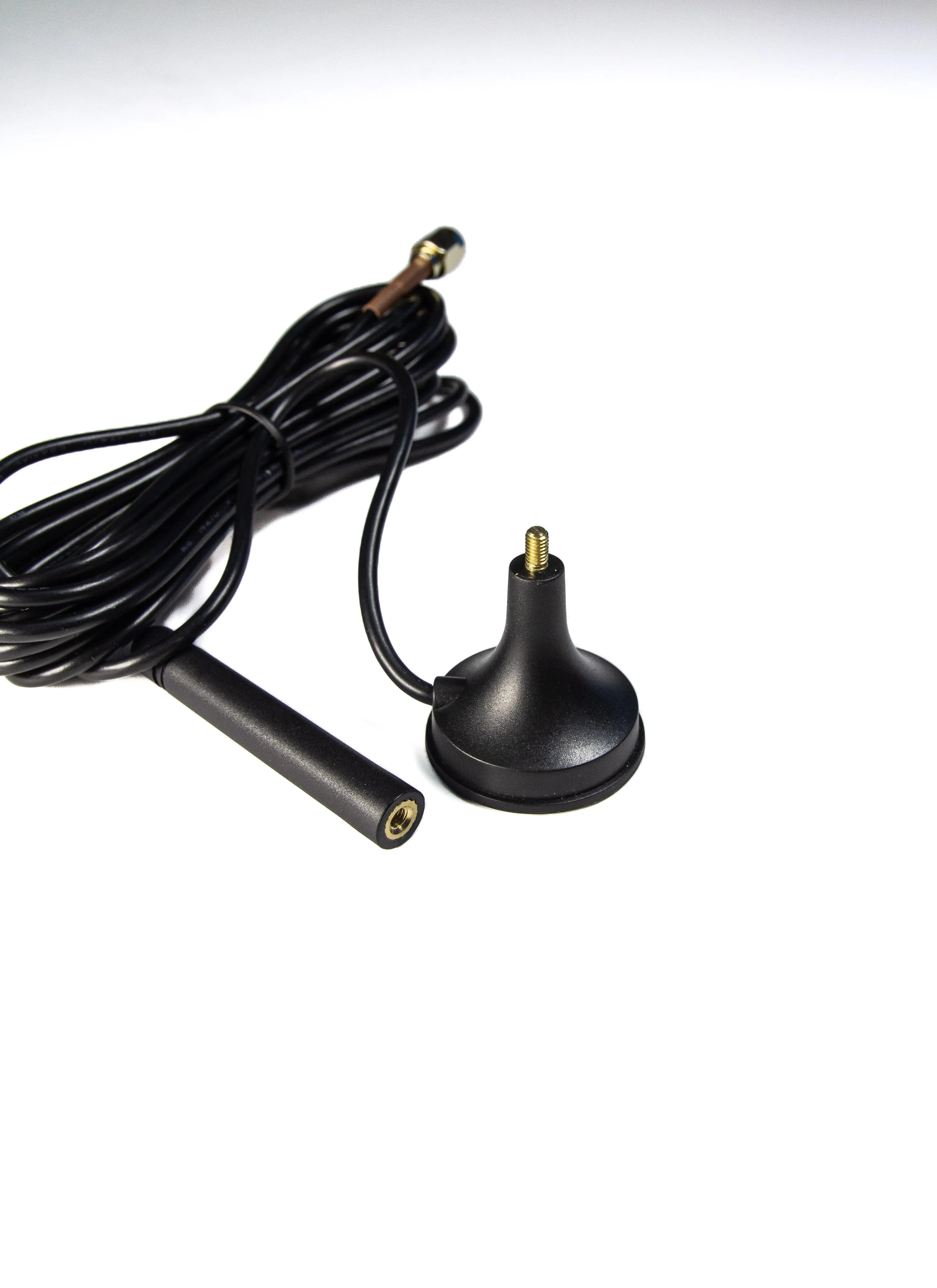 Mobile magnetic SMA antena