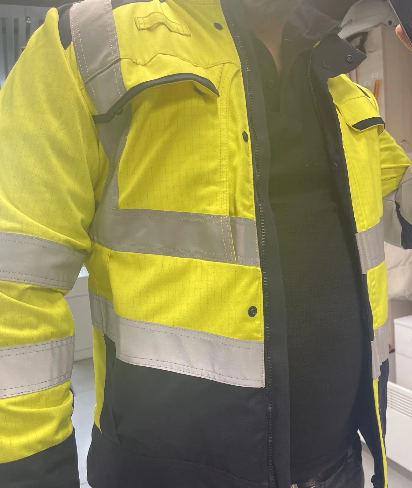 Scurta cu protectie contra arcului electric ANBERG ye/navy