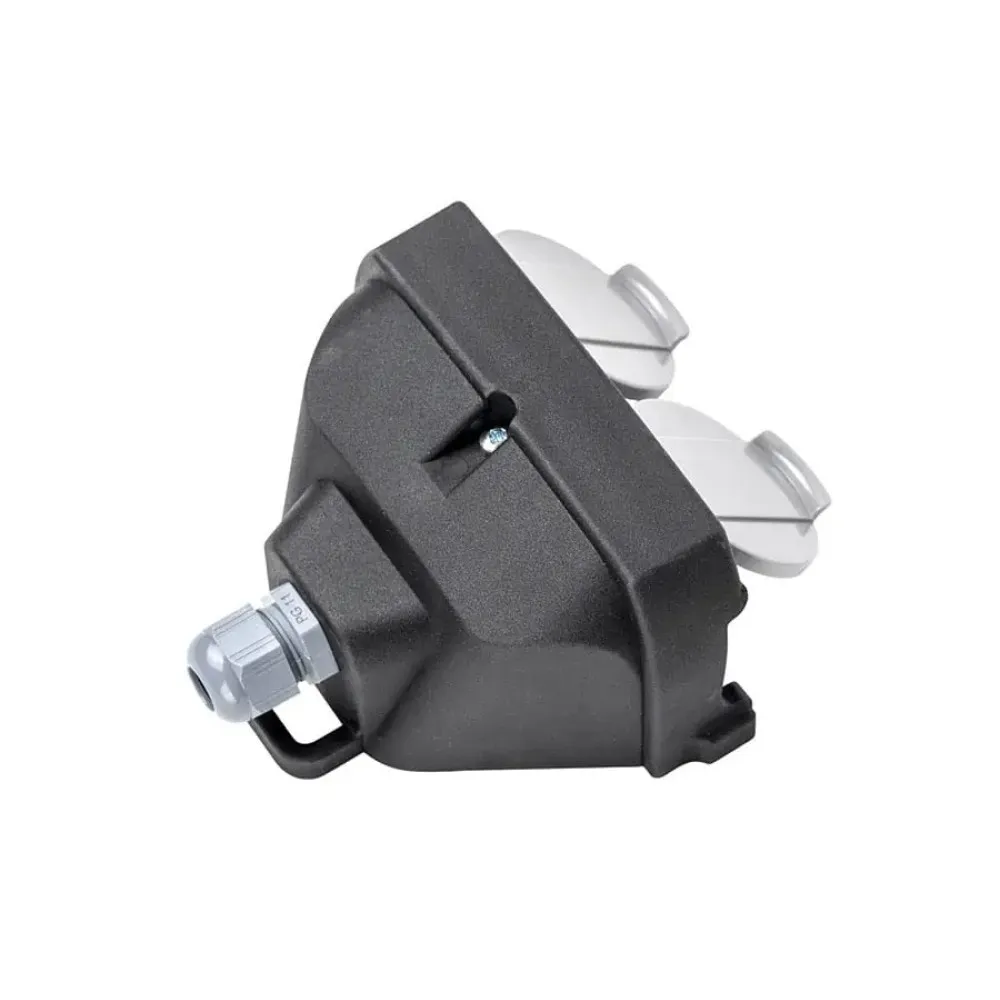 Розетка из каучука 2P+E 16A