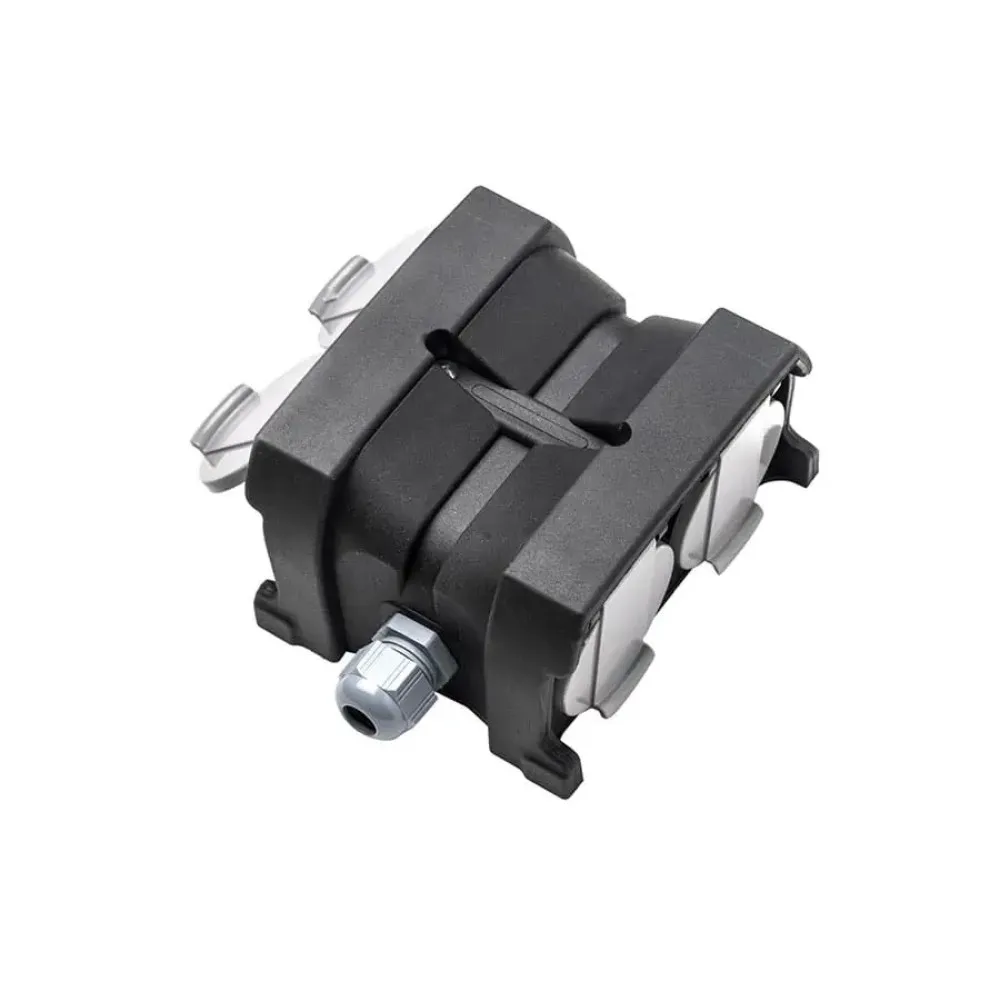 Bloc 4 prize cauciuc 2P+E 16A IP44