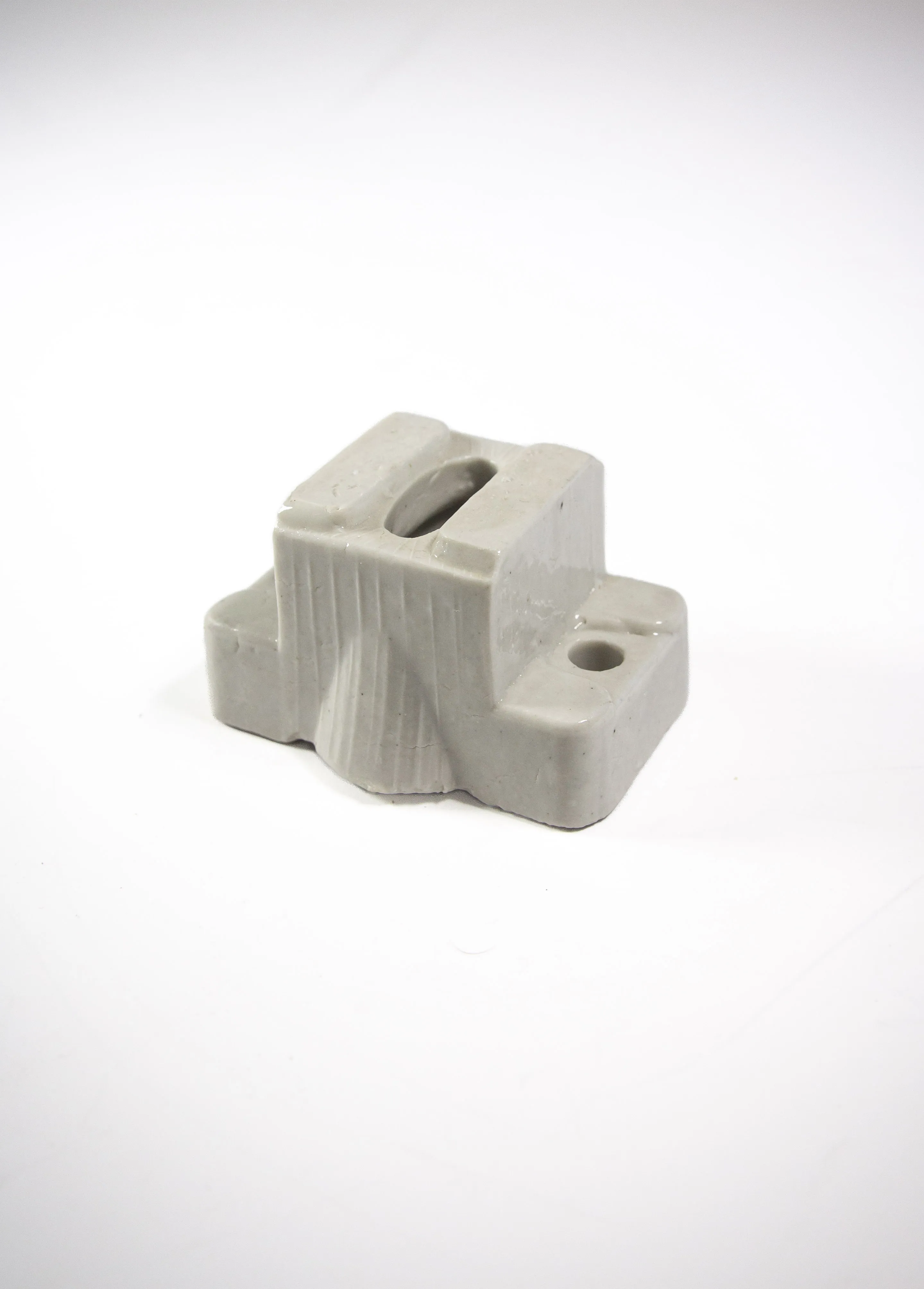 Изолятор А-632