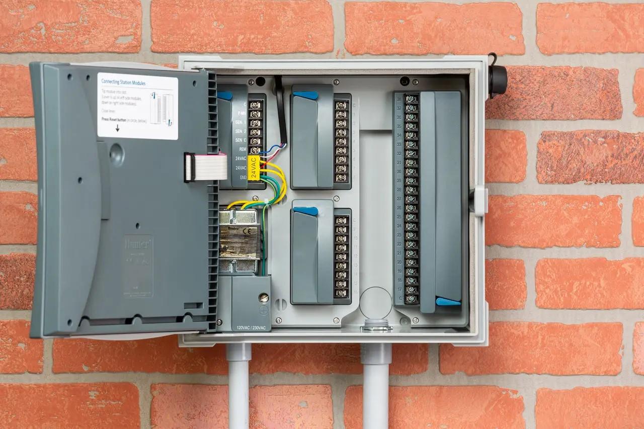 Блок управления Hydrawise HCC, 8 зон (наружный) HCC800PL  HUNTER