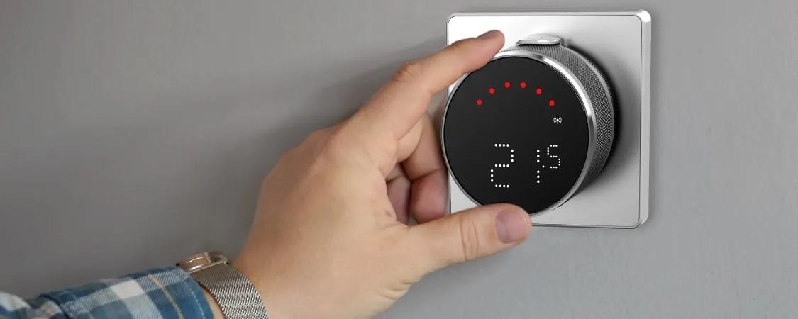 Термостат программируемый, управляемый через Интернет iT800 SALUS
