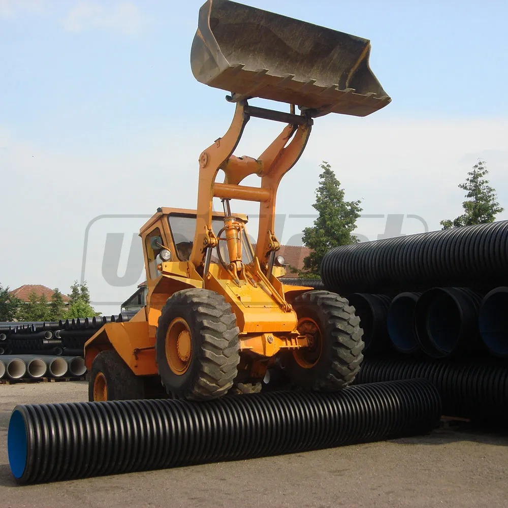 Труба гофрированная канализационная HDPE SN8 OD. 800 (670) с раструбом и манжетой L=6 м