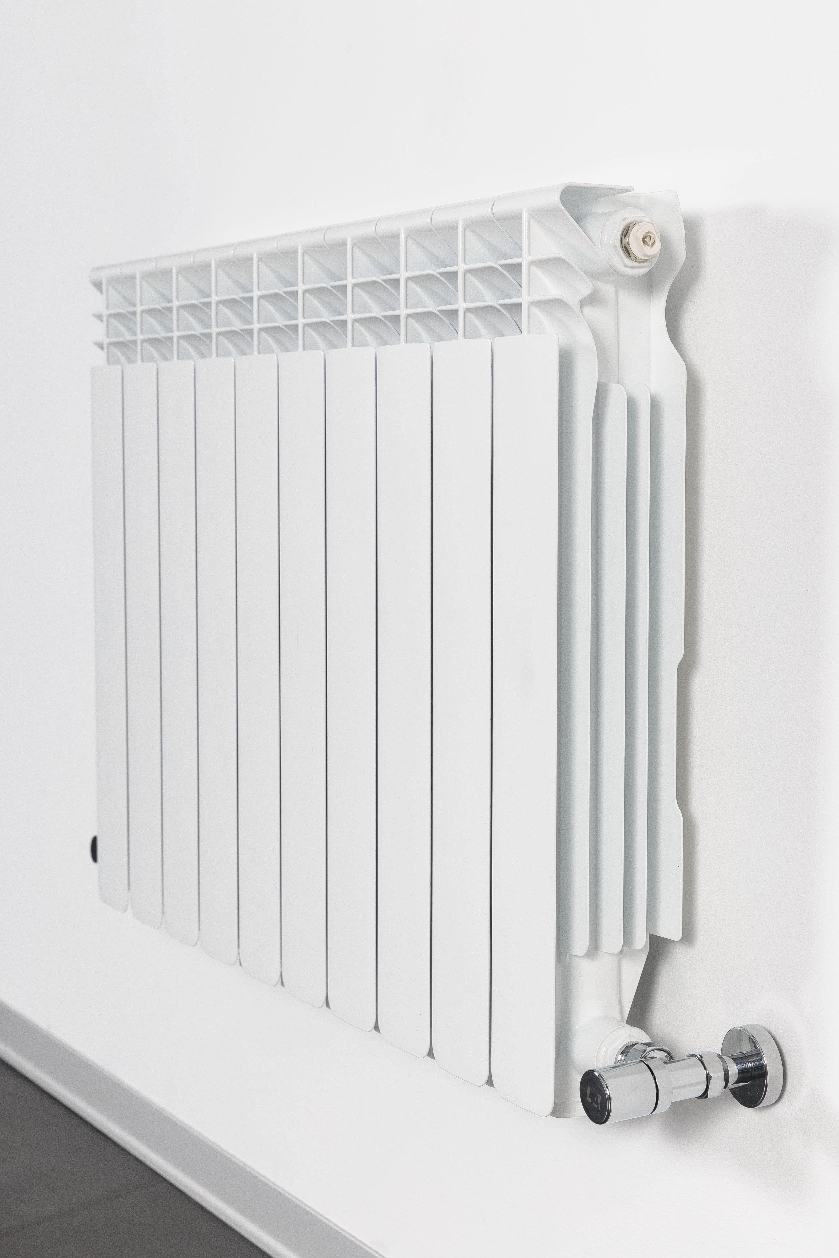 Радиатор алюминиевый Helyos EVO 350(428)x80 мм 0.26 л PN20 (1 секция)  RADIATORI2000