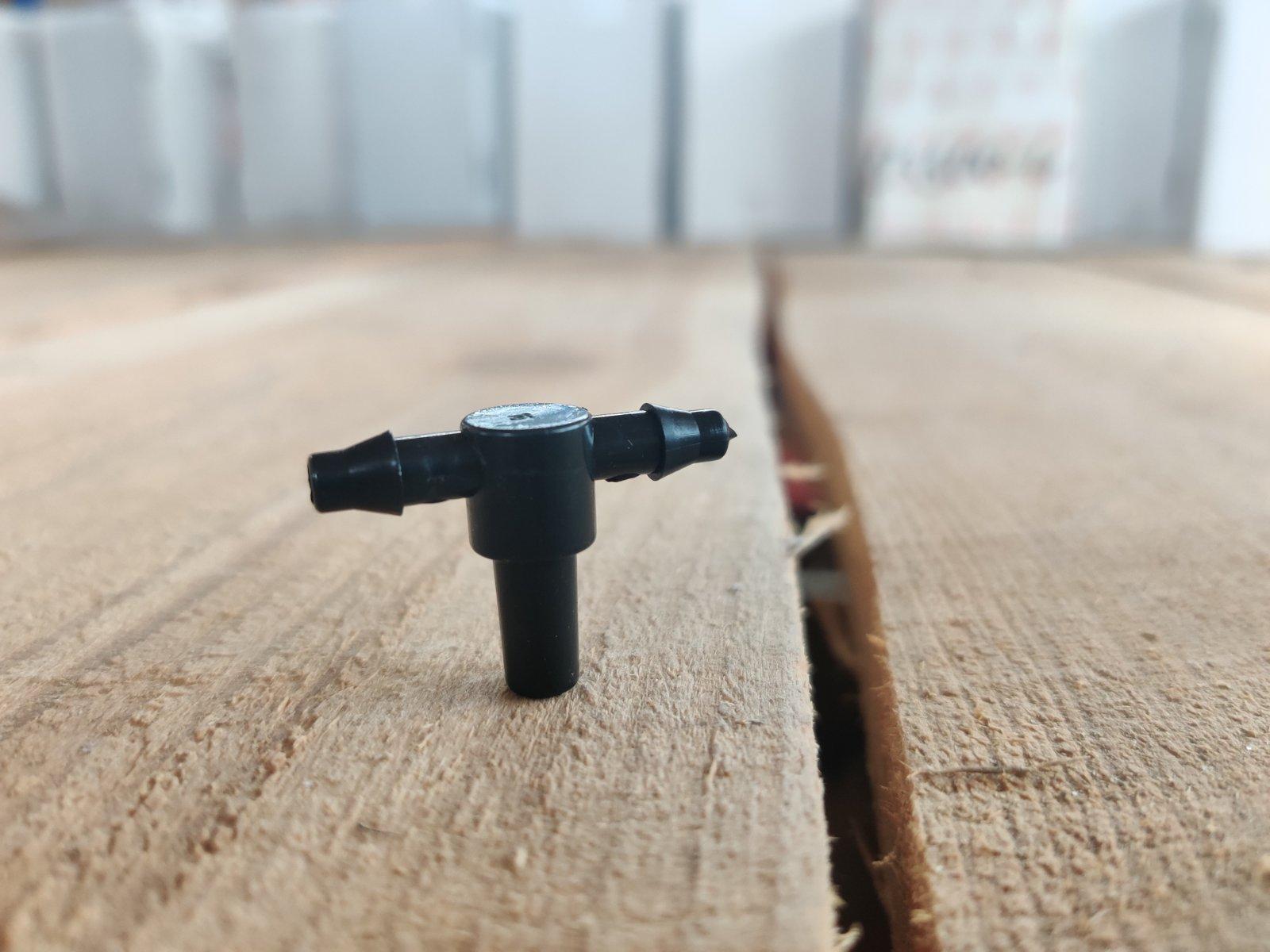 Коннектор для микротрубки на 2 выхода D. 6  UNITAPE