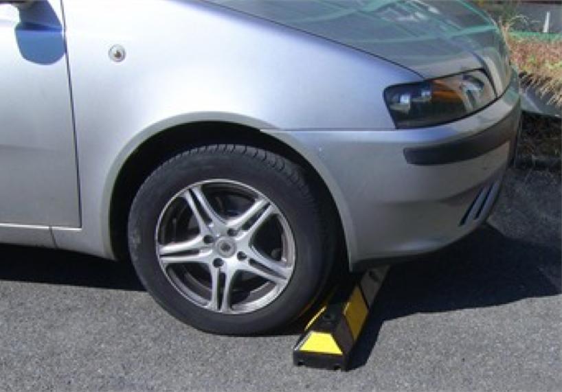 Opritor de protectie din cauciuc pentru parcari auto 1830 mm (4 bolturi in set)