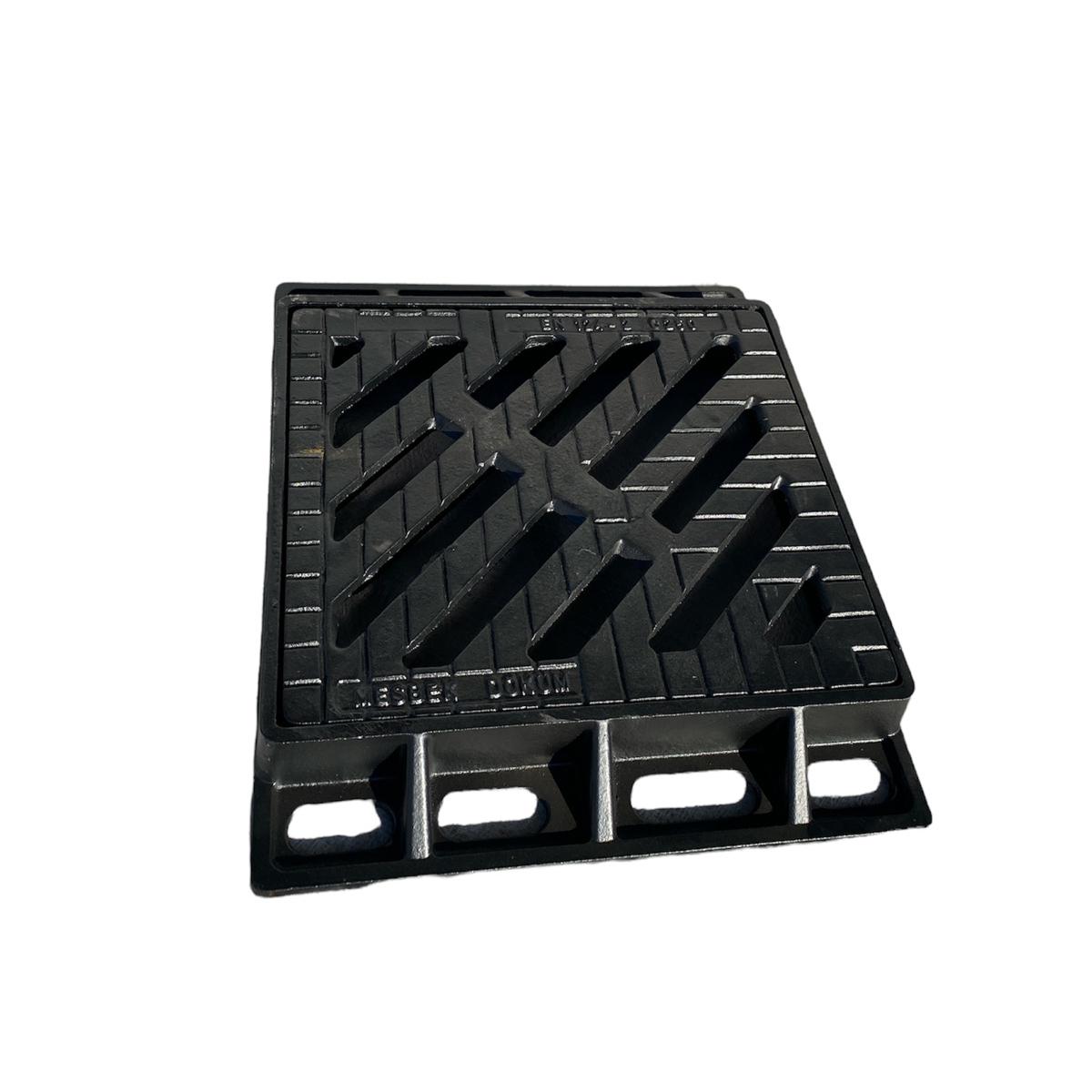 Gratar fonta canalizare 420x500x55 mm (400x350) EN124 C250 28 kg TR