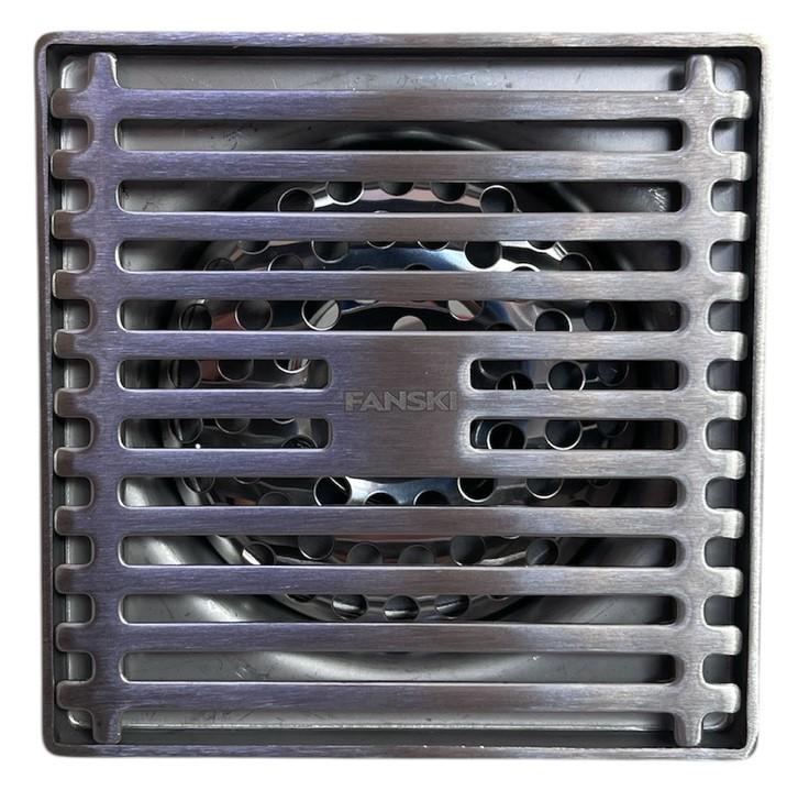 Трап квадратный вертикальный D. 40 х 180° (100 x 100 мм) корпус и решетка из нержавеющей стали CP2201A-1  FANSKI