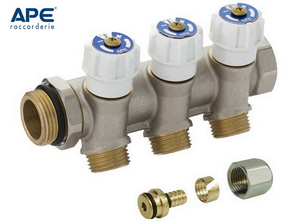 Коллектор D.  3/4" М/П x 1/2" П 3 выхода (с вентилями) с закрытием 35° 7903L  APE