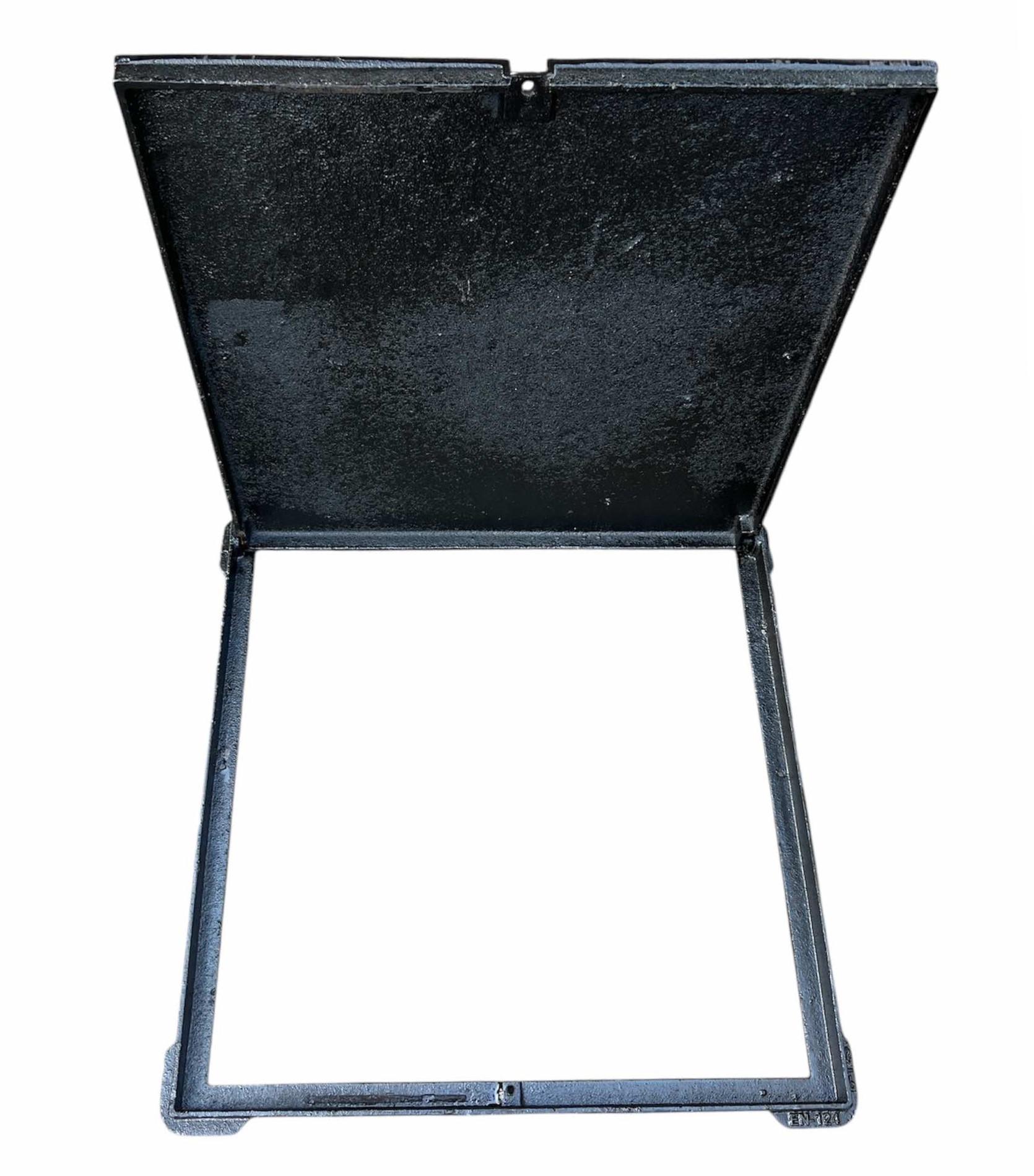 Capac cu rama patrata din fonta 500x500 mm EN124 B125 (520 x 520 mm, H=35 mm)