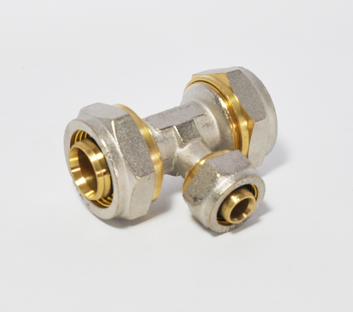 Тройник D. 26 x 16 x 26 металлопласт HS