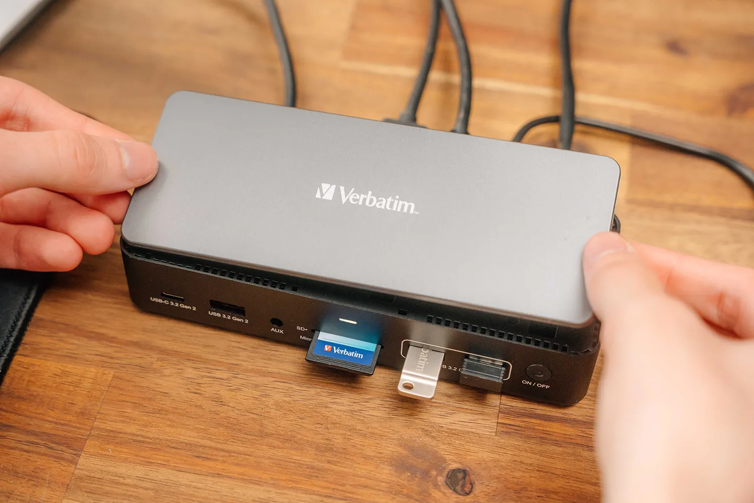 Doc-Station Verbatim USB-C Pro CDS-15S wtih M.2 NVMe slot, 15 ports