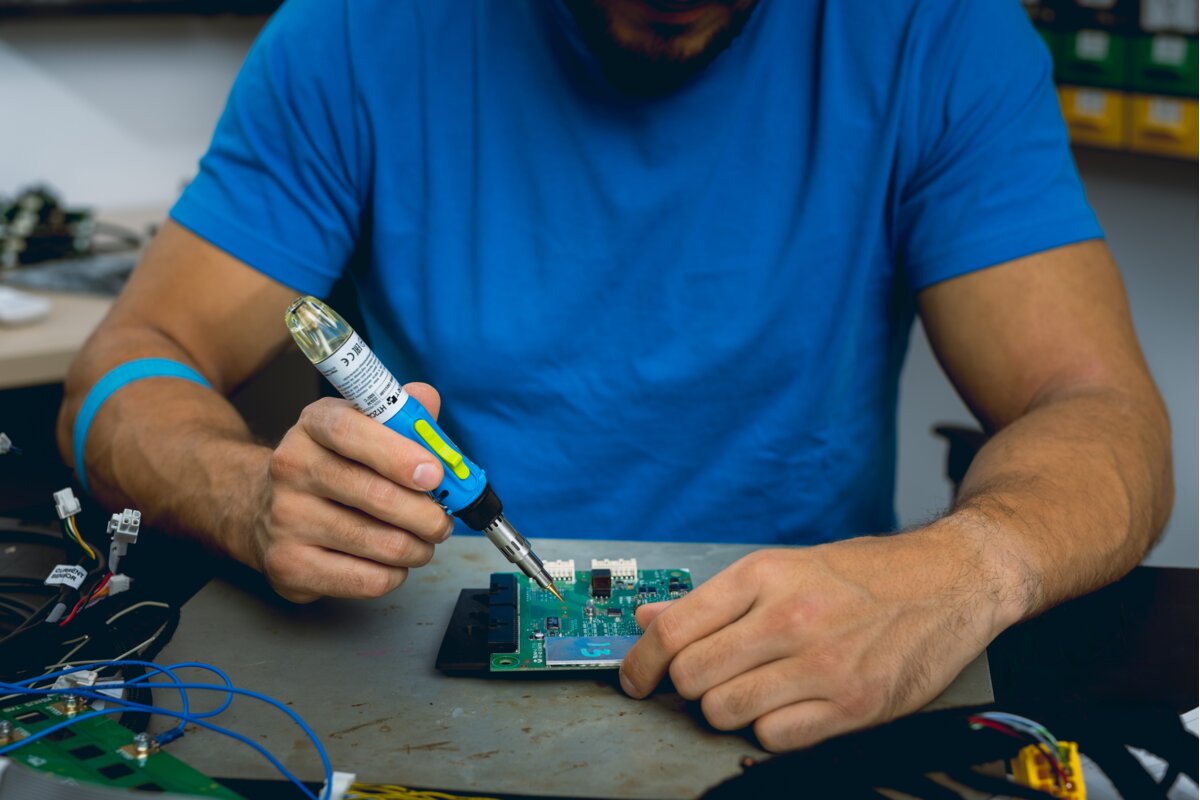 Паяльник 3-в-1 (паяльник, горелка, термофен) HOGERT