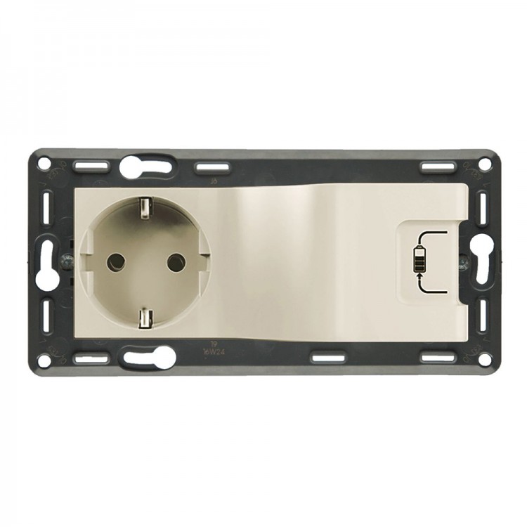 Розетка комбинированная 2P+Z/USB (Valena Life бежевая)