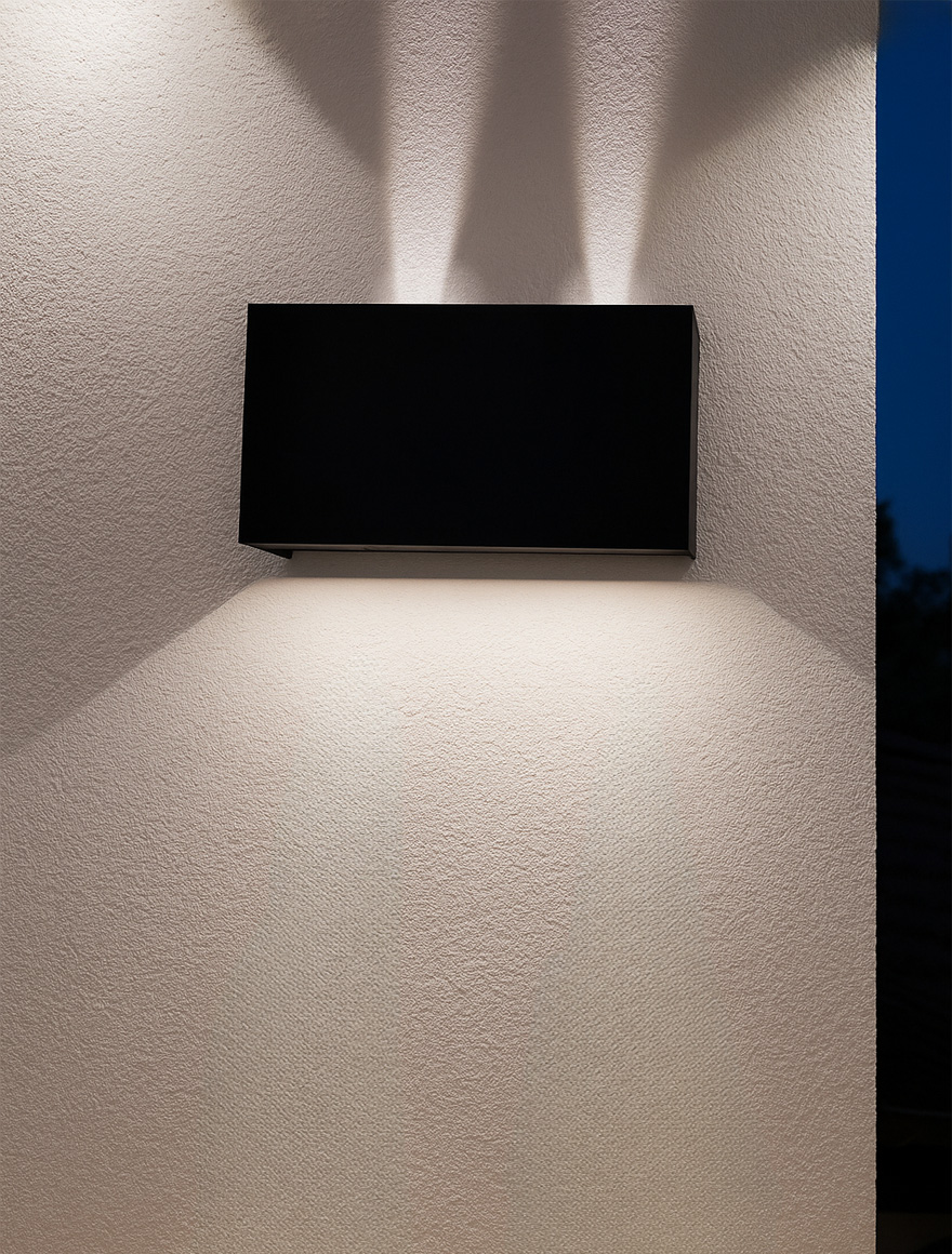 Светодиодный настенный светильник SG-2002-S2 IP65 200x100x100 мм 4/3 Вт 3000 К черный LuminaLED