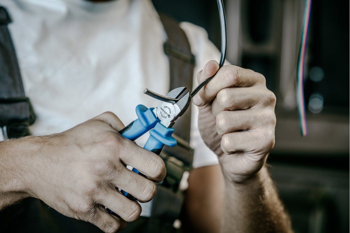 Clește cu tăiere diagonală 160 mm HOGERT