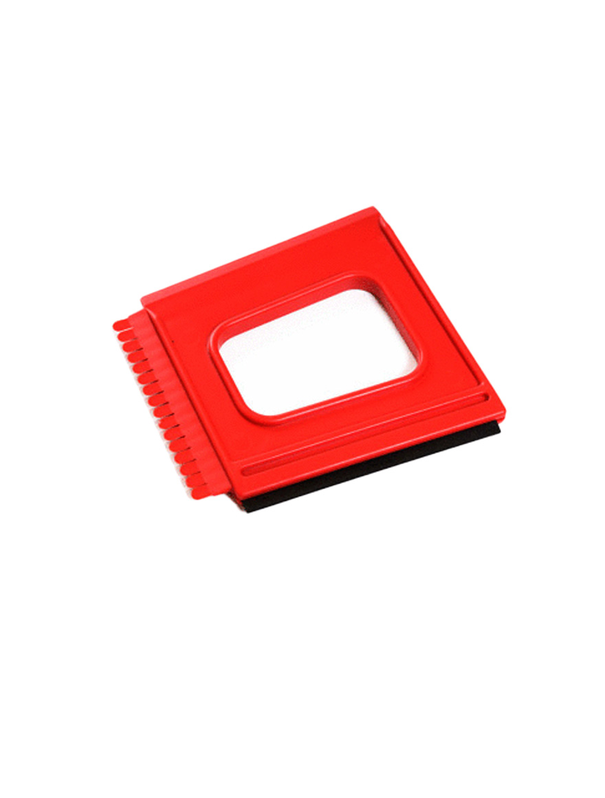 Квадратный скребок для автомобиля зимой