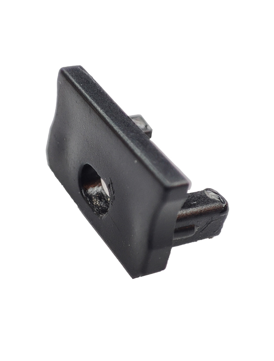 Черная торцевая заглушка для алюминиевого профиля ТИПА А с отверстием LuminaLED