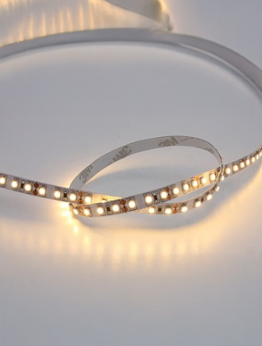 Bandă LED SMD2835 9.6W 12V 120led/m DC IP20 2700K 8mm 5M LuminaLED