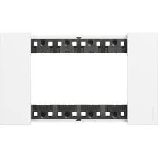 Рамка 4 модуля, белый пластик (Living NOW)