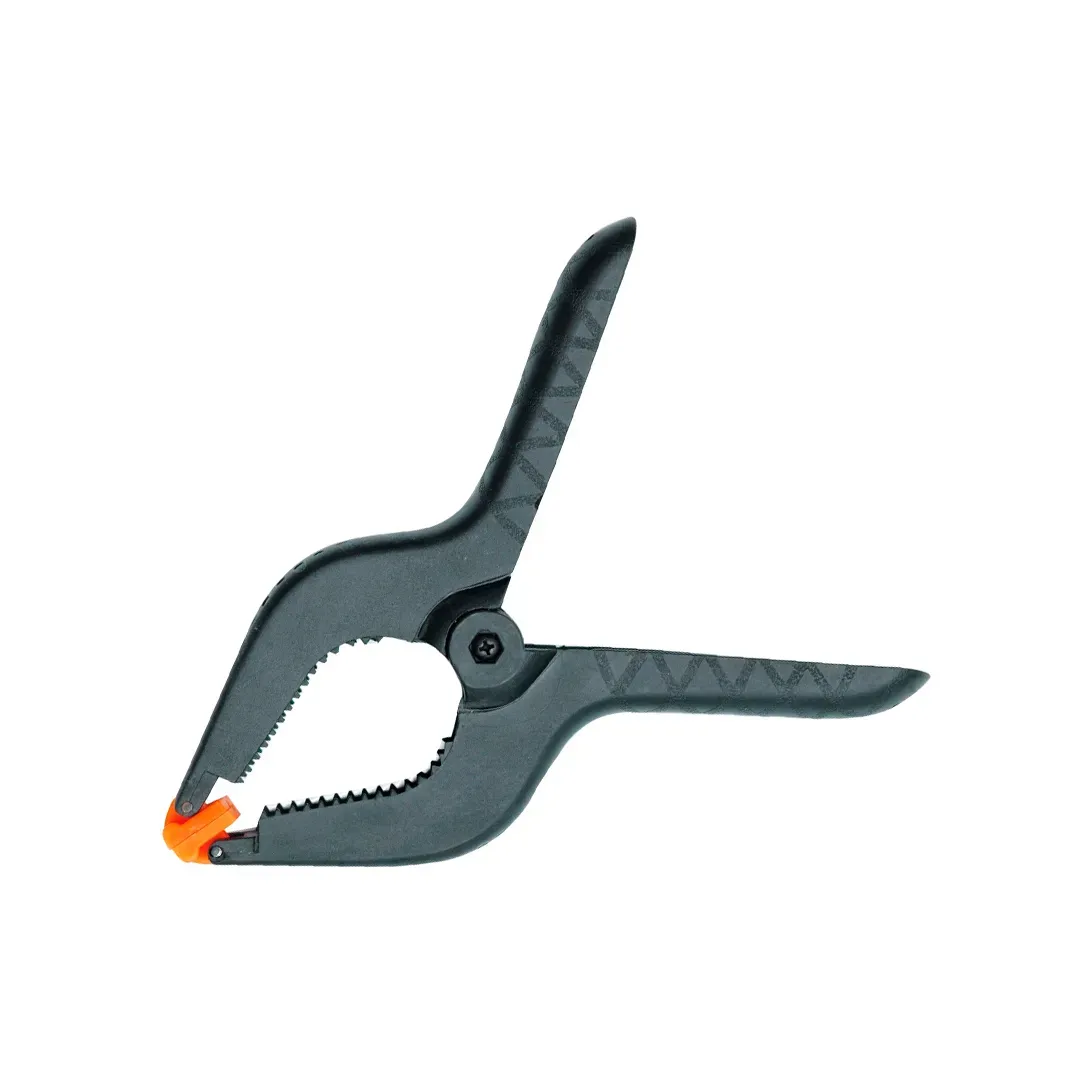 Пластиковые плоскогубцы TOYA 100 мм