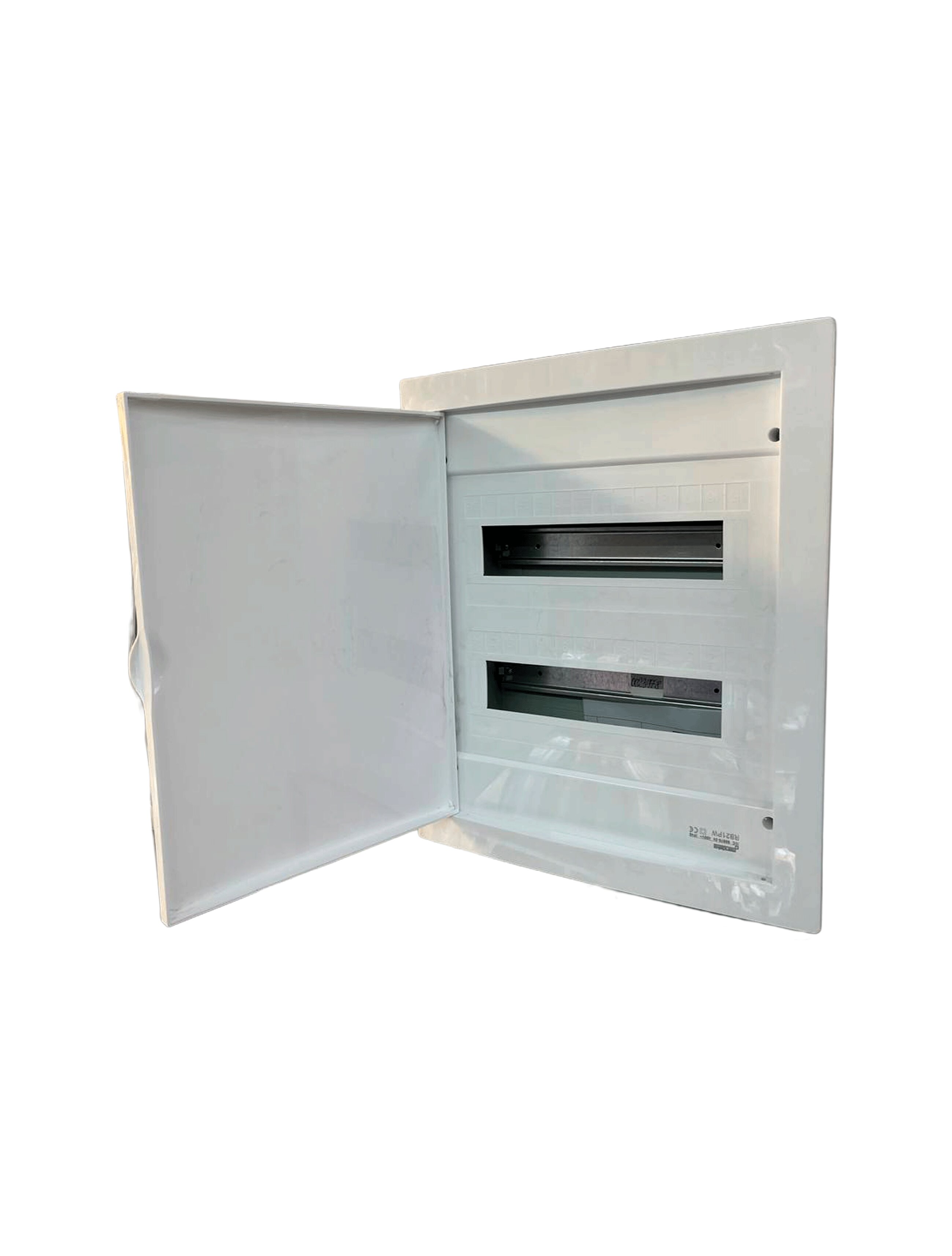 Cutie p/u automate 24+4M plastic alb interior IP40 MANDEKS
