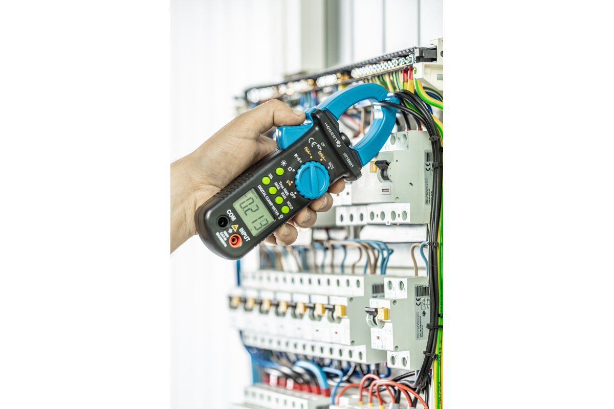 Multimetru digital HOEGERT