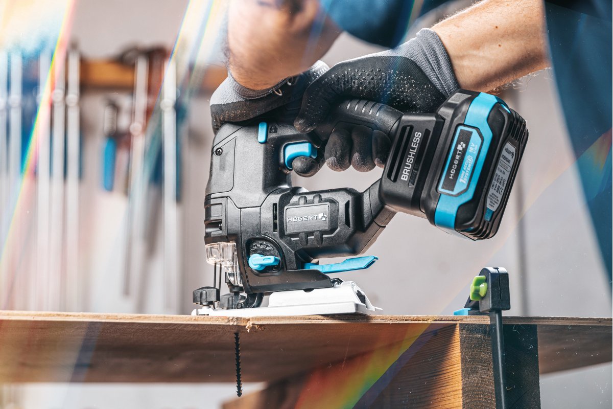 Fierăstrău vertical 18V, fără acumulator, HOGERT