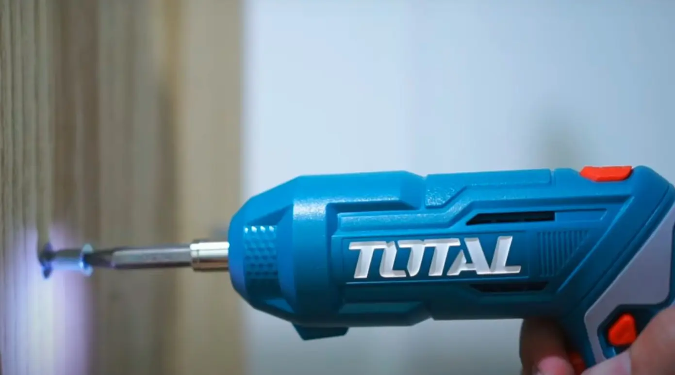 Аккумуляторная отвёртка 4,0 В, 1,5 А·ч, TOTAL TSDLI0442