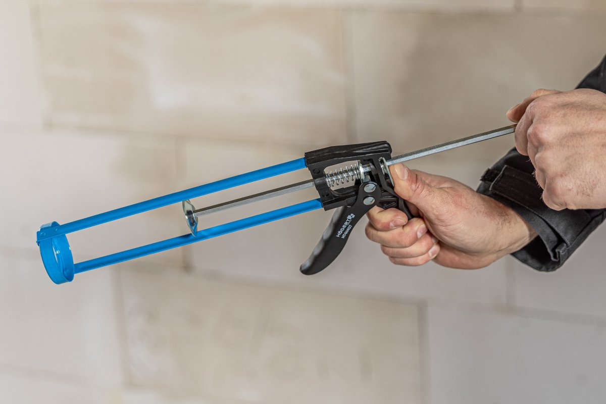 Pistol pentru silicon HOGERT