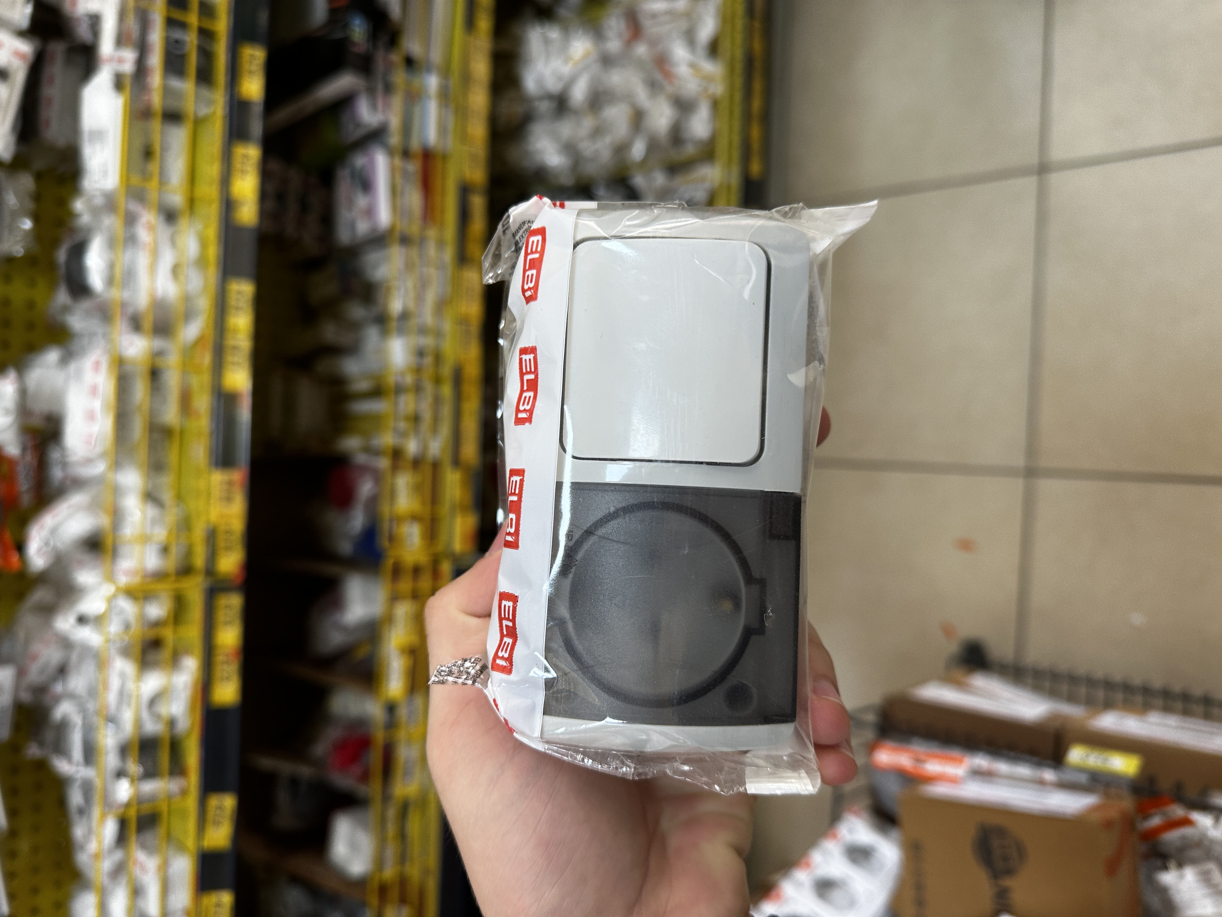 Intrerupator 1KL+priza ZK 554 011500 920 Eva