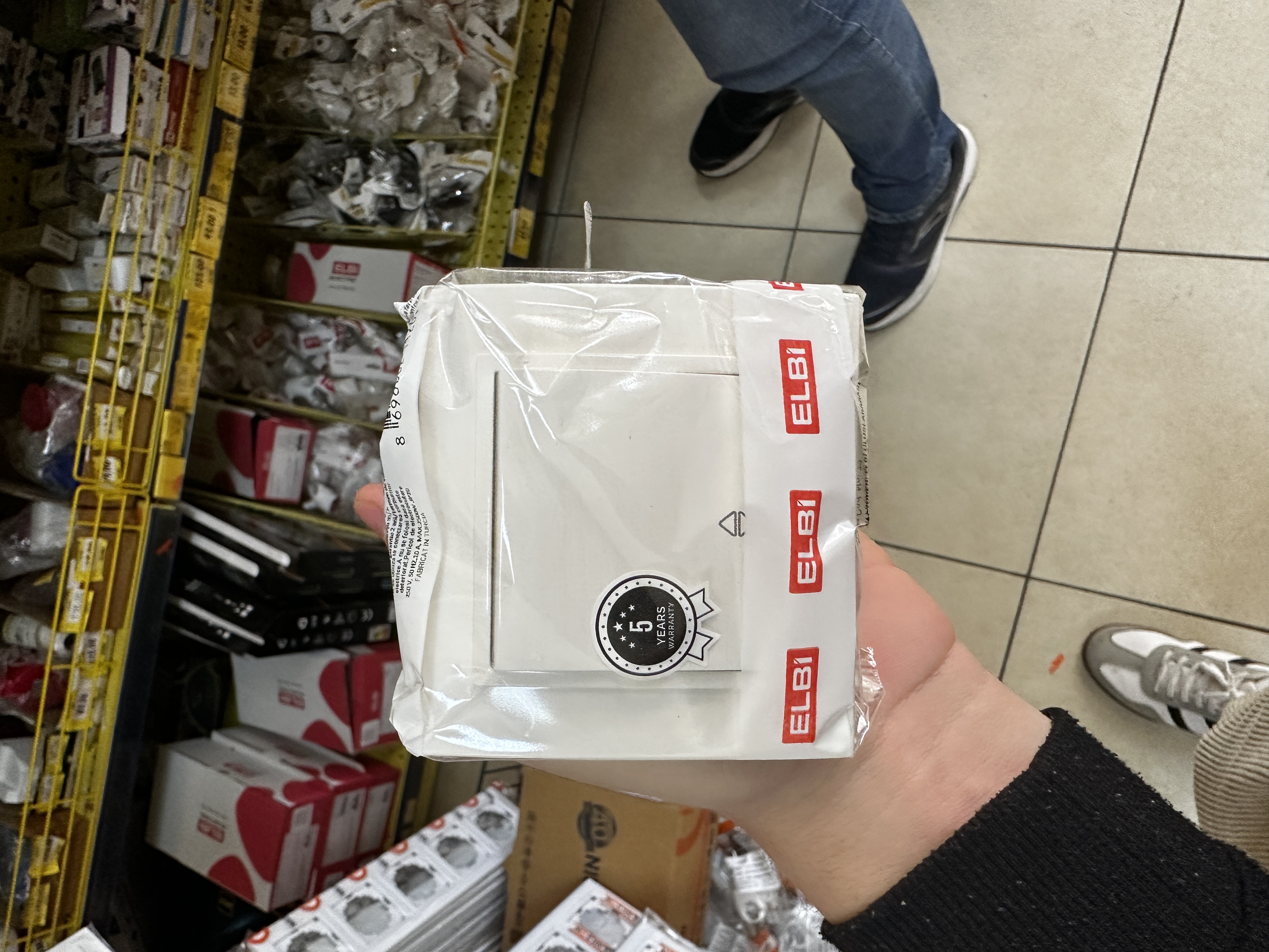 Intrerupator alb 1KL trecere 500 010200 209 Zena