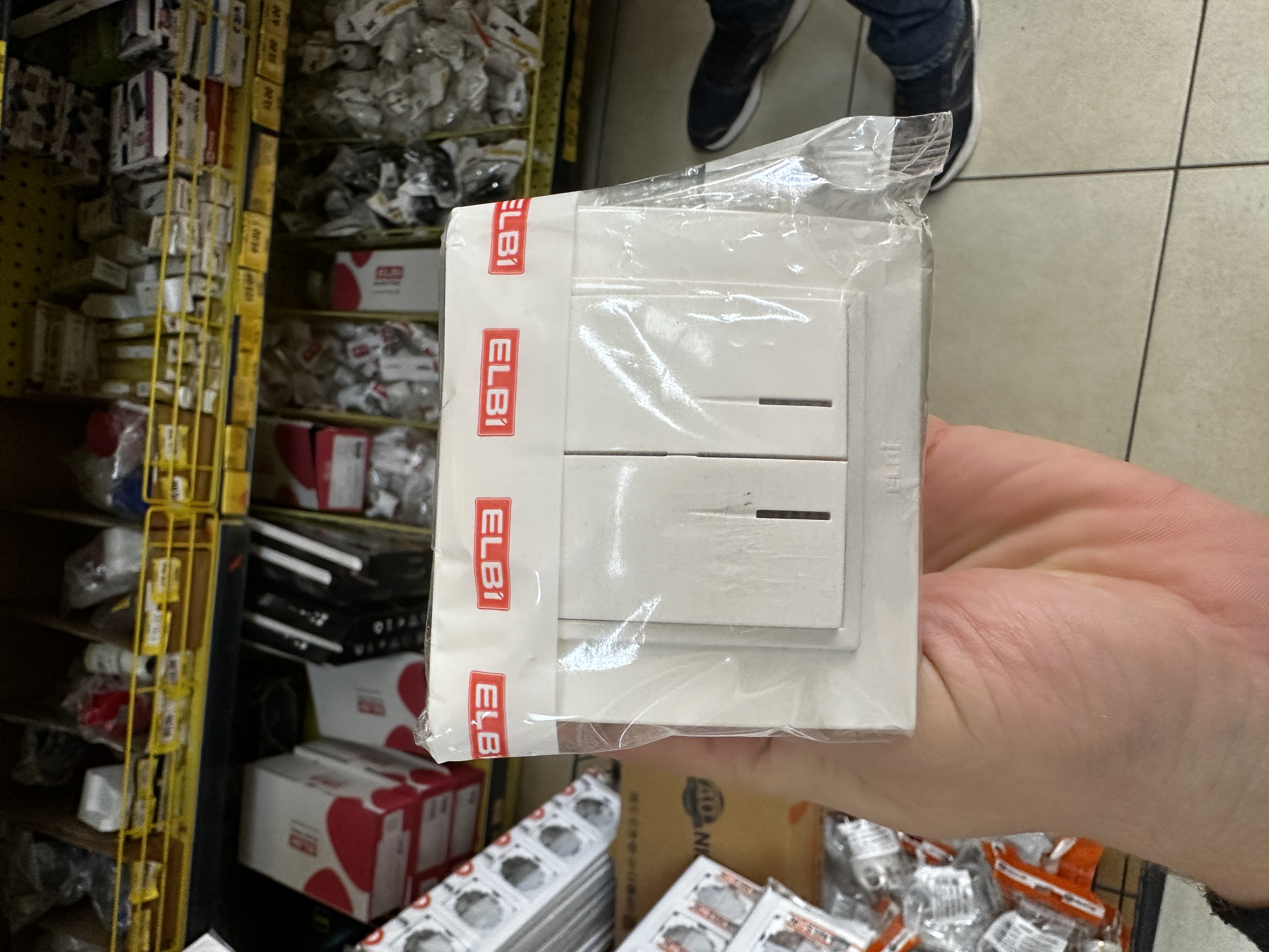 Intrerupator alb 2KL Bec 500 010200 203 Zena