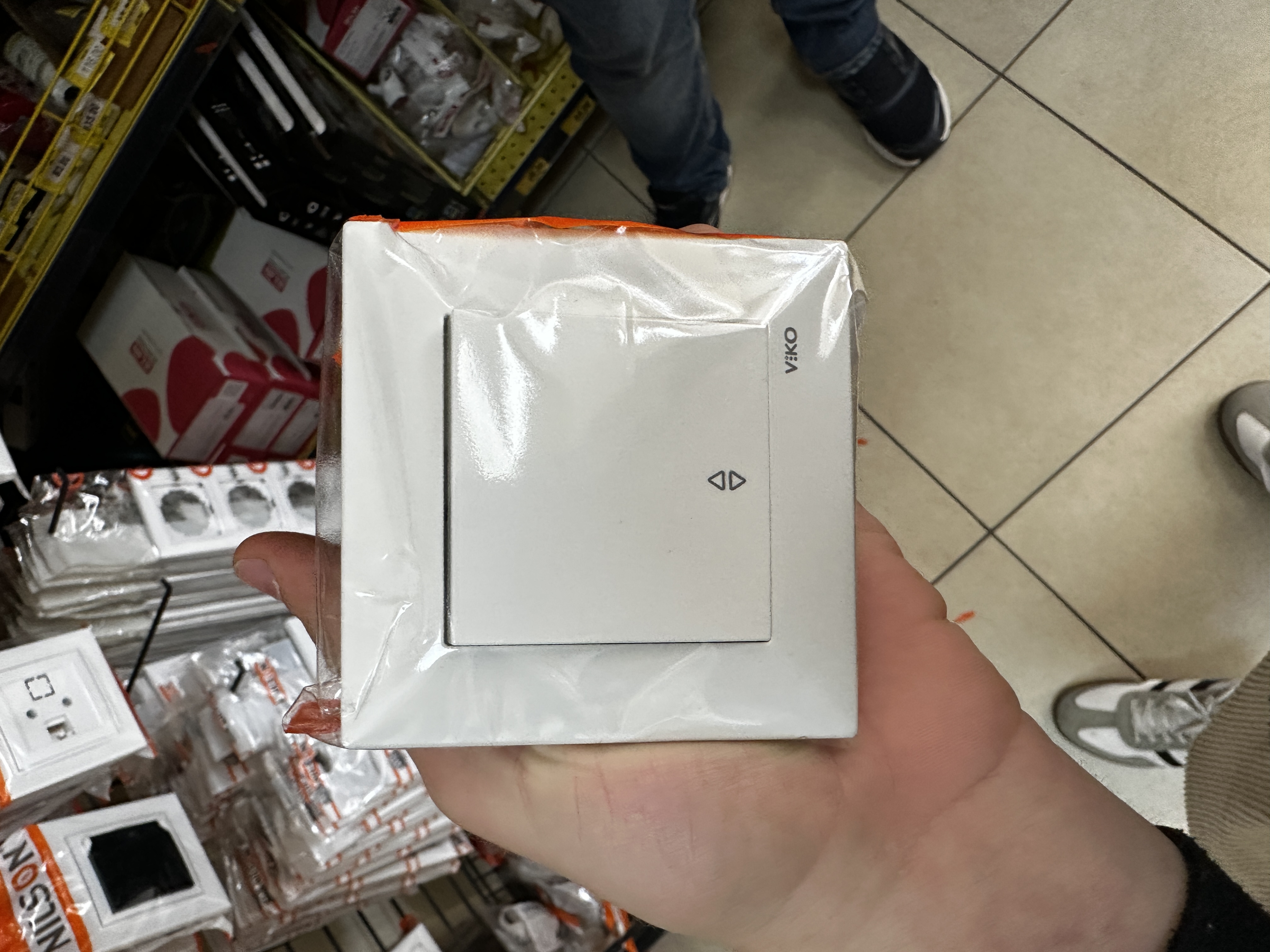 Intrerupator Meridian 1L trecere 970031 alb