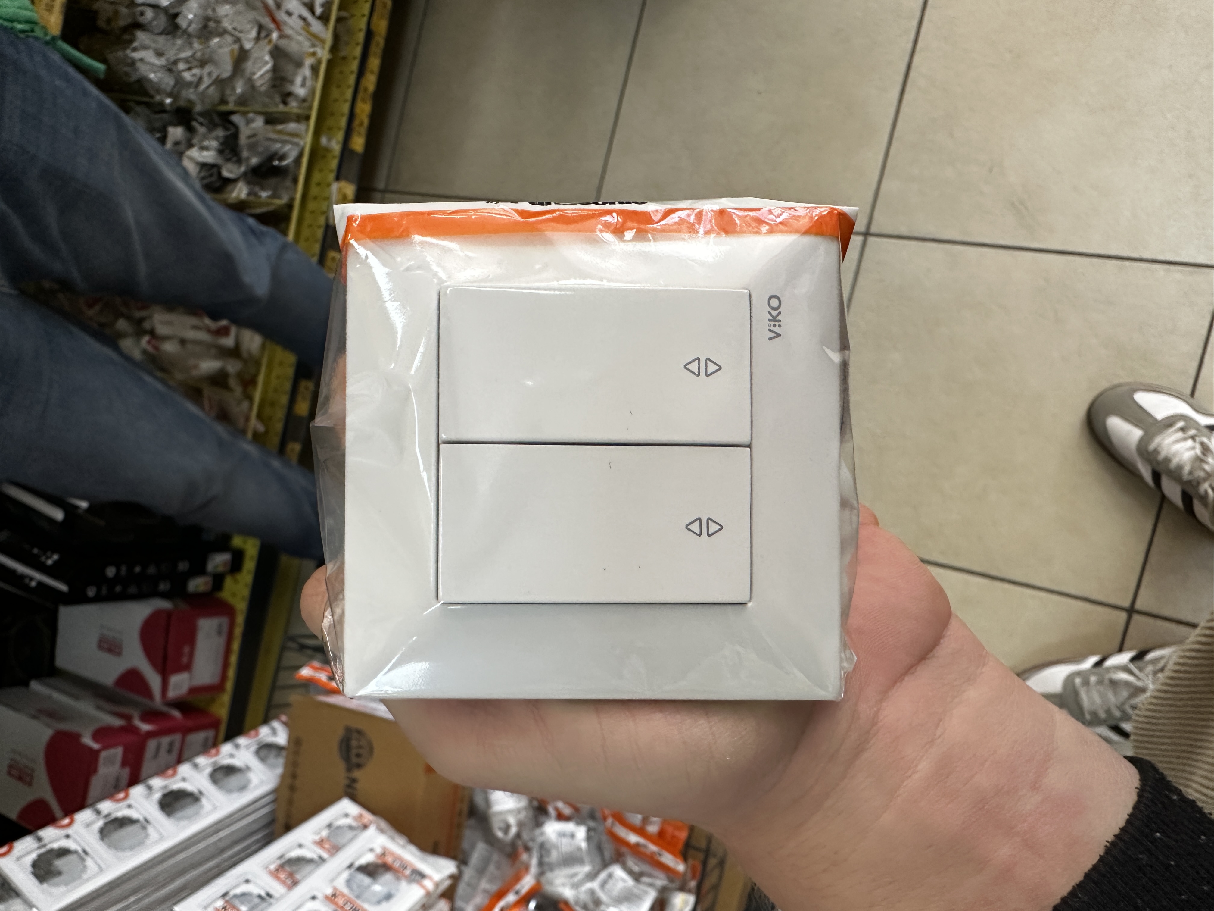 Intrerupator Meridian 2L trecere 95 970017 alb