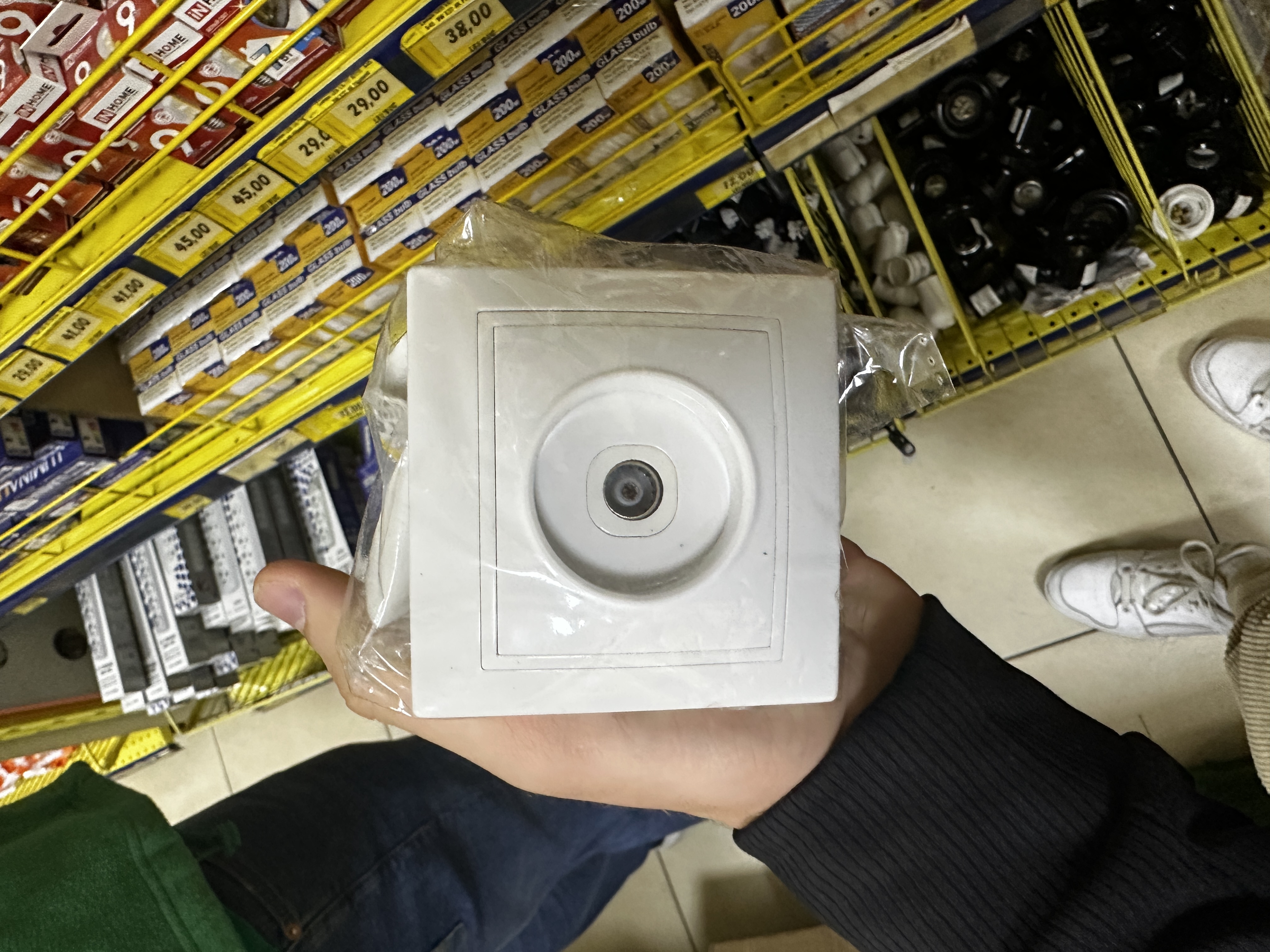 PRIZA  1 loc TV  KVARTA ALB