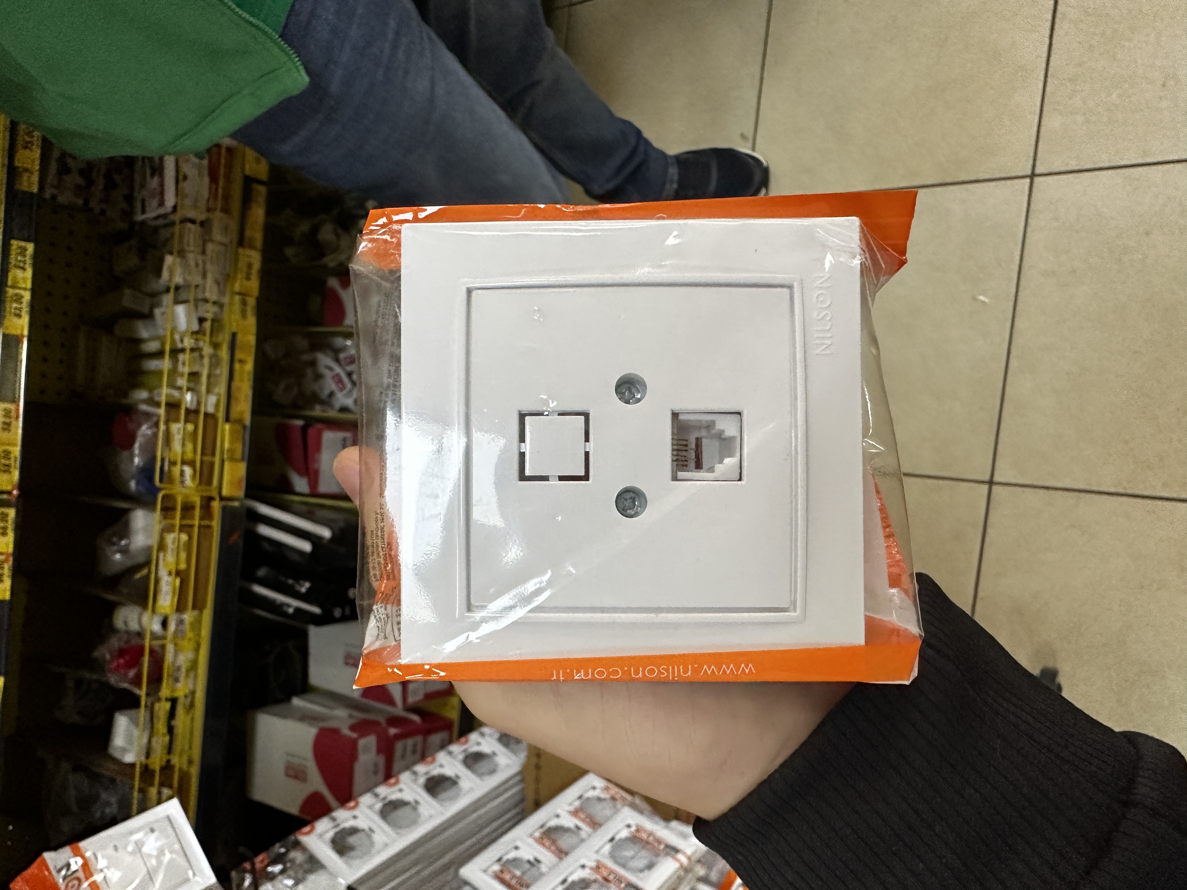 Priza alba TF 1L N/27111040