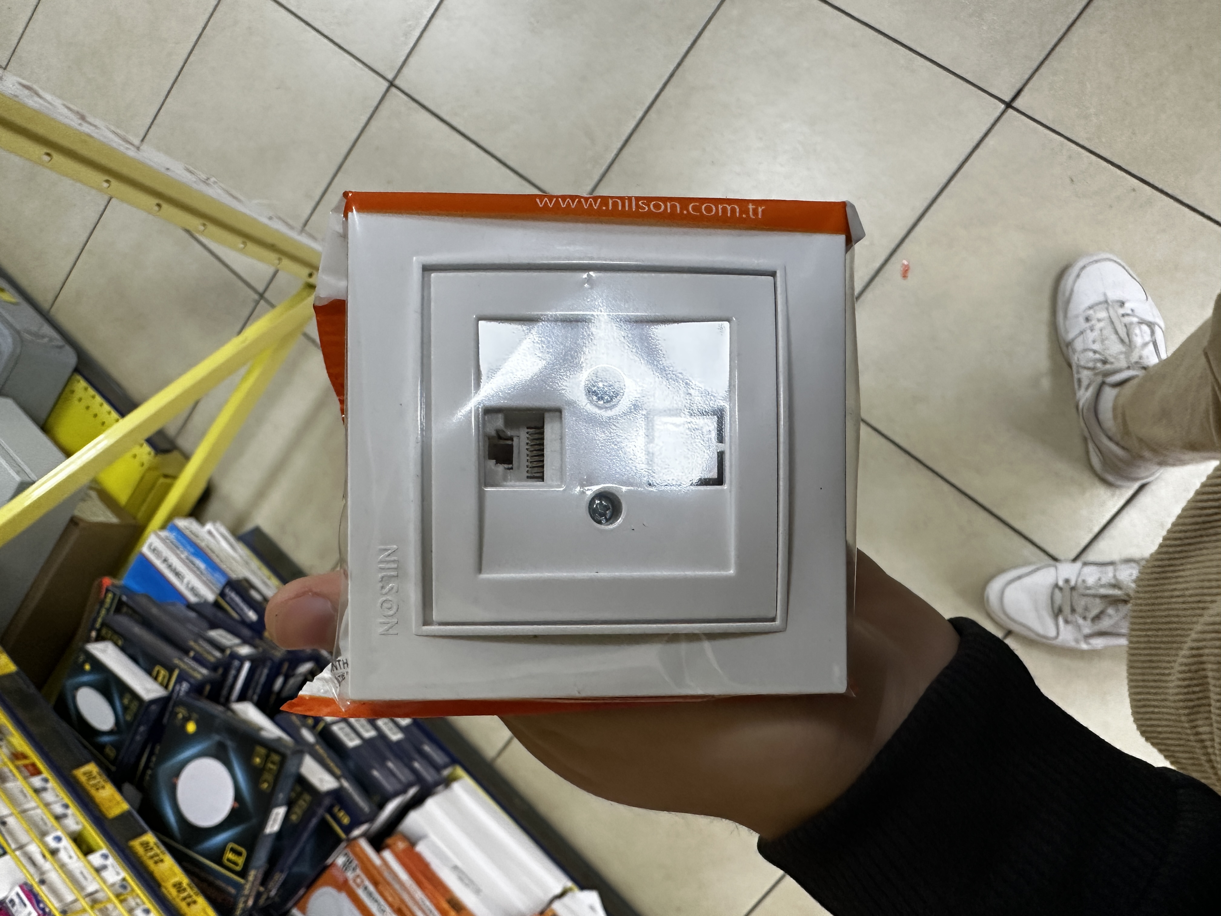 Priza Meridian 1L audio 95 970 037 alba