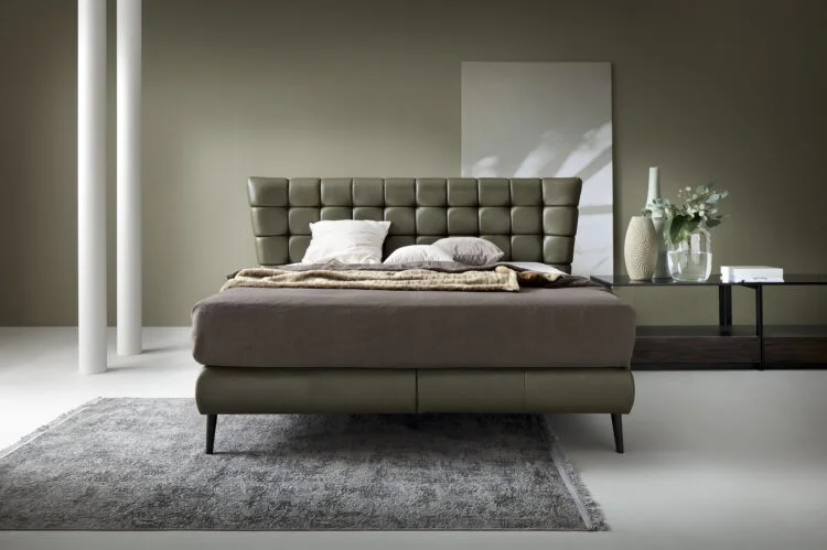 Dormitor INFERNO tapițat cu piele naturală