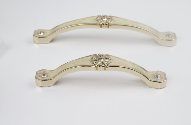 Mâner  N06630 128 Chihlimbar Galben