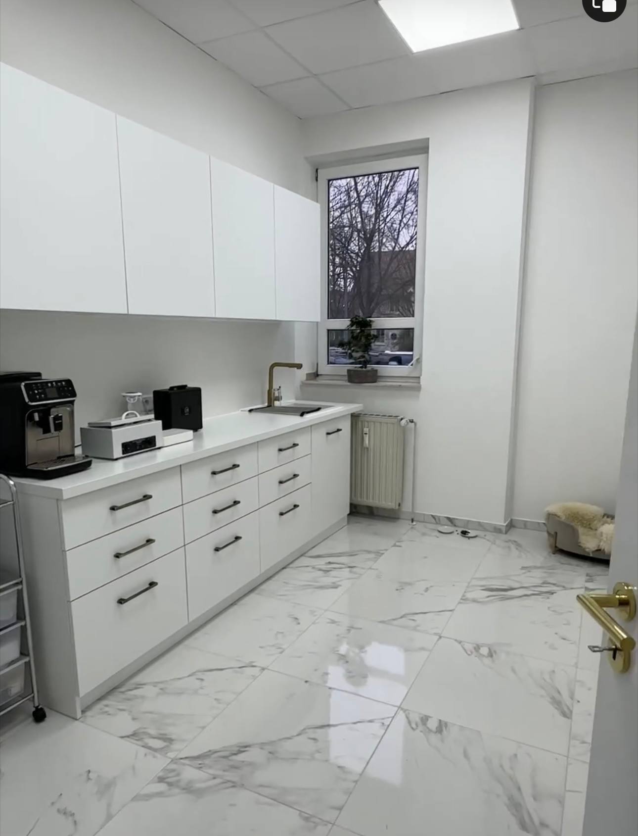 Mobila pentru salon de frumosete